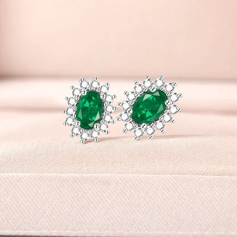 Brinco Oval com Esmeralda